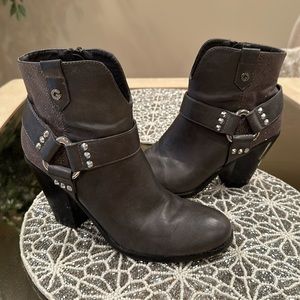 G by Guess Gray Glitter Boots, silver accents